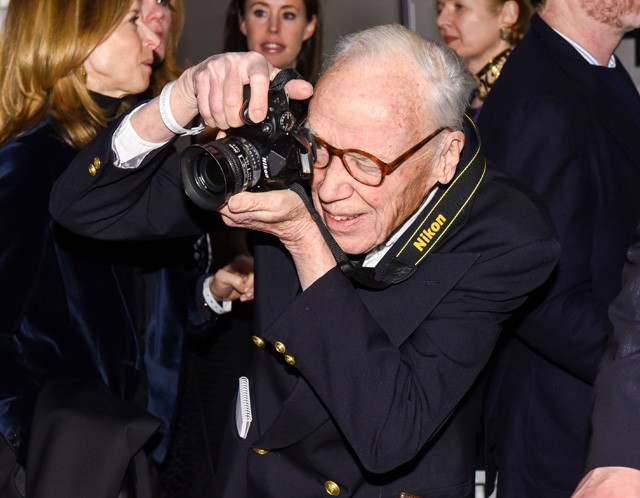 Bill Cunningham – az egyik legfontosabb streetstyle és divatfotós 87 éves korában halt meg. Meghatározó és rendkívül híres személyiség volt annak ellenére, hogy nem a kamerák előtt élte le az életét.