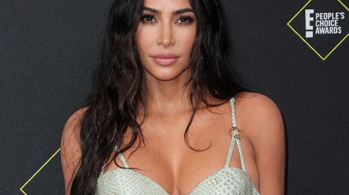Kim Kardashian felszedett 8 kilót, de még mindig egy istennő ebben a feszülős ruhában