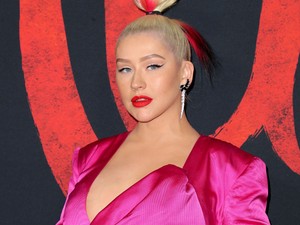 Atyaég: Christina Aguilera igazi Disney-hercegnő ebben a ruhában