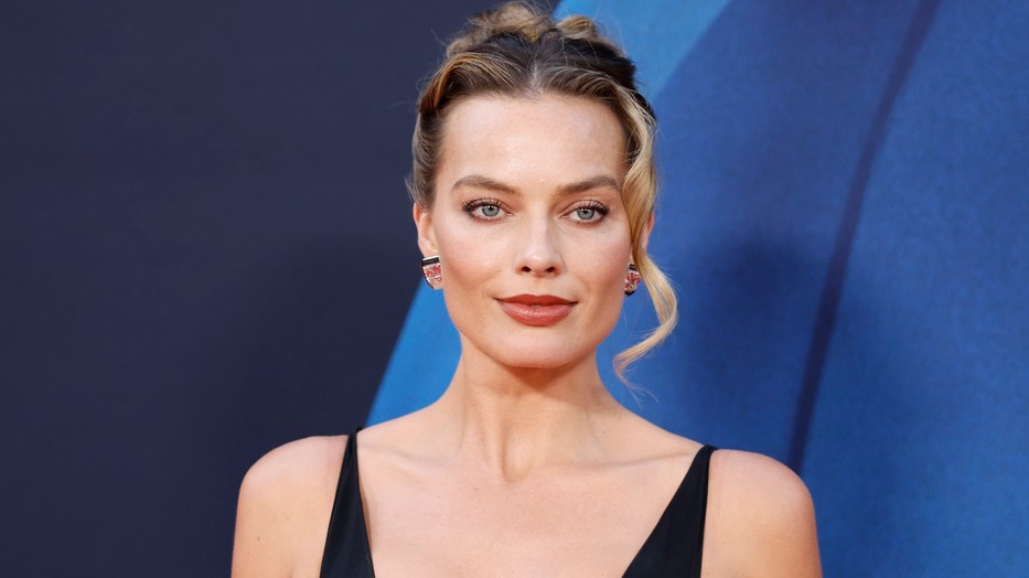 Margot Robbie gyönyörű kreációban tündökölt a premieren