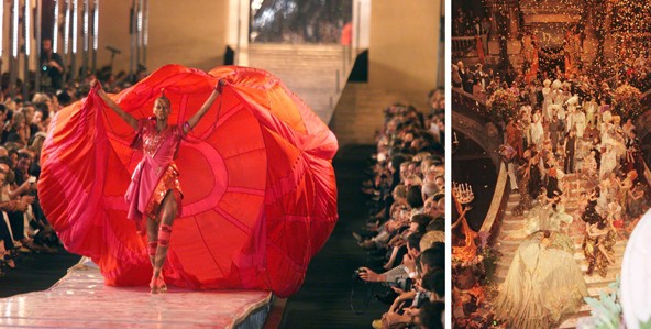 A divatbemutatók helyszíneinek kiválasztása fontos eleme a Galliano-féle bemutatóknak. Versailles vagy a patinás párizsi operaház, a Garnier lenyűgöző hátteret adtak a fantáziadús kreációknak.