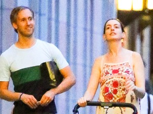 Anne Hathaway megmutatta csodaszép kisfiát!