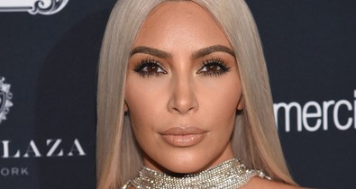Kim Kardashian szettjét csak imádni vagy utálni lehet! Támad a biciklisnadrág!