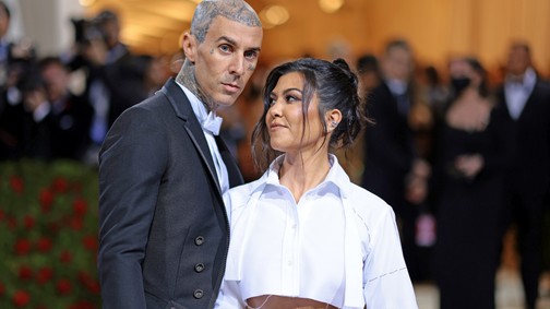 A várandós Kourtney Kardashian sürgős és életmentő műtéten esett át