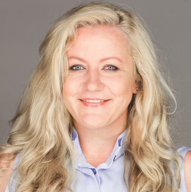 szkiba zsuzska, fogadd el magad, libri, könyv, interjú, plus size, testkép, ruhaméret