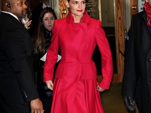 Katie Holmes elsöprő belépője