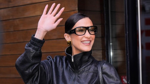 Bella Hadid szőke hajra váltott, azonnal magára vonzotta a tekinteteket a cannes-i filmfesztiválon