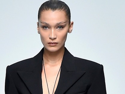 Bella Hadid kifutós szettje annyira vad, hogy teljesen megbolygatta az internetet