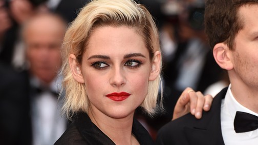 Kristen Stewart mellvillantós szettben