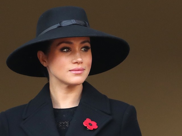 Jó ég, Meghan Markle elképesztően sikkes ebben az óriási kalapban