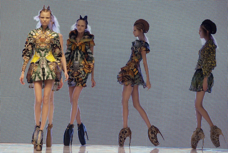 Ikonikus divatbemutatók 1. - Alexander McQueen utolsó bemutatója
