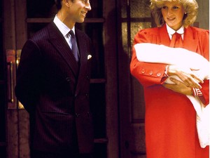 Vajon Kate Middleton ezt fogja viselni a második baba bemutatására?