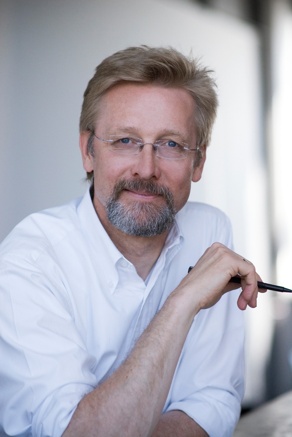 Chris Bangle a BMW korábbi designigazgatója is ott lesz a Future Materials konferencián