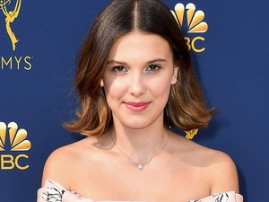 Ennél nincs menőbb! Millie Bobby Brown a Maroon 5 koncerten rappelt