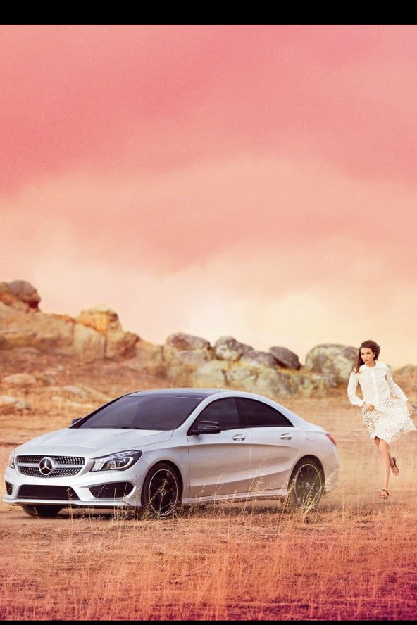 Sztármodell reklámozza a magyar Mercedest!