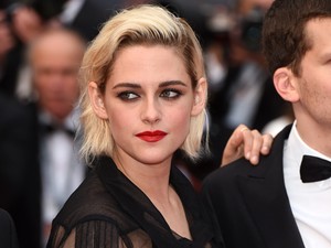 Kristen Stewart mellvillantós szettben