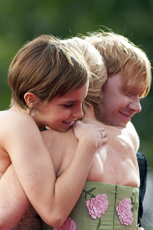 Mi is ekkora ölelést adnánk most J. K. Rowlingnak, mint Emma Watson és Rupert Grint