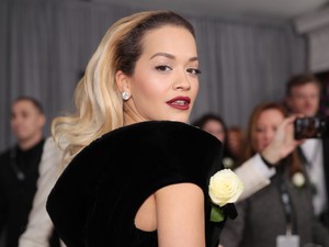 Rita Ora áttetsző ruhája az egyik legmeztelenebb darab, amit valaha láttunk