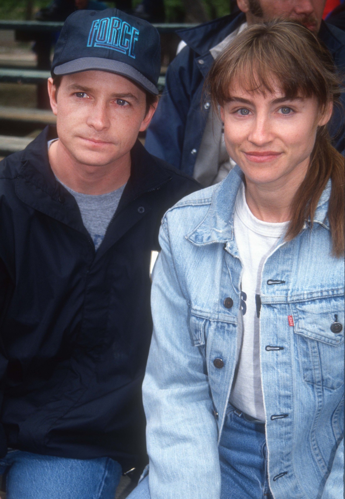 Egy teljesen hétköznapi pillanat 1992-ből, amikor Michael J. Fox és Tracy Pollan a vakuk kereszttüzétől távol, lazább szettben töltötték az időt. Bár ekkor már tudták, hogy a színész Parkinson-kórral küzd, a diagnózist még évekig teljes titokban tartották...