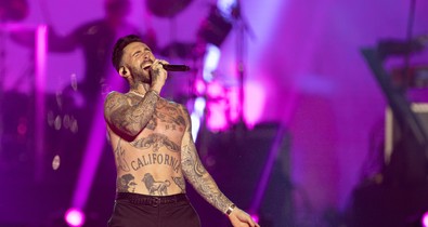 Itt a válasz, túlélte-e Adam Levine házassága a megcsalási botrányt