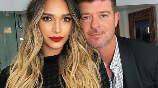 Micsoda hír: Robin Thicke barátnője fél évvel a szülés után ismét várandós