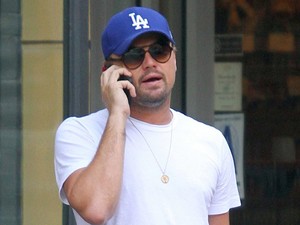 Na ne! Leonardo DiCaprio kézen fogva sündörgött egy másik exével