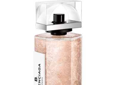 A Balenciaga új parfümje egy párizsi sétával ér fel