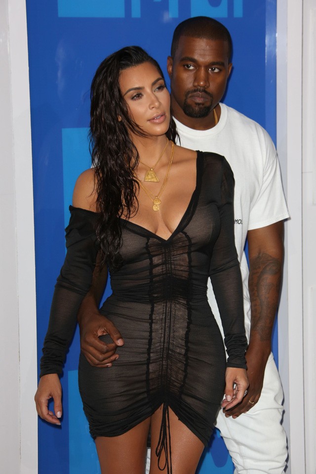 kanye west, kim kardashian, yeezy, mtv vma, díjátadó, vörös szőnyeg