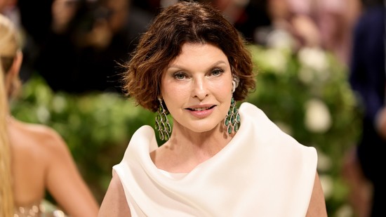 Linda Evangelista: „Szépen kérek mindenkit, ne hagyja ki az éves szűrést, nagyon fontos a korai felismerés"