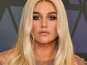 Micsoda? Kesha sminknélküli fotóján teljesen felismerhetetlen