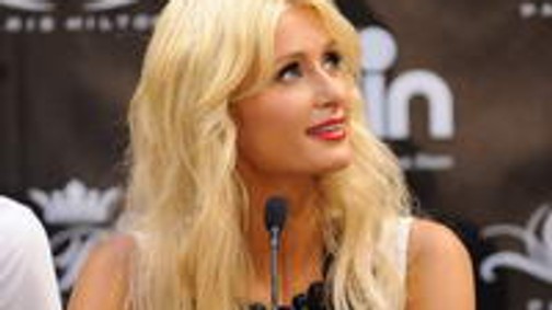 Paris a GLAMOUR olvasóknak is üzent!