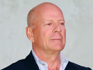 Férjhez ment Bruce Willis legkisebb lánya, ebben a meseszép Balenciaga ruhában mondta ki a boldogító igent