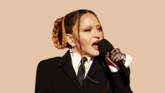 Hoppá! Így néz ki a 66 éves Madonna filter és tökéletes póz nélkül