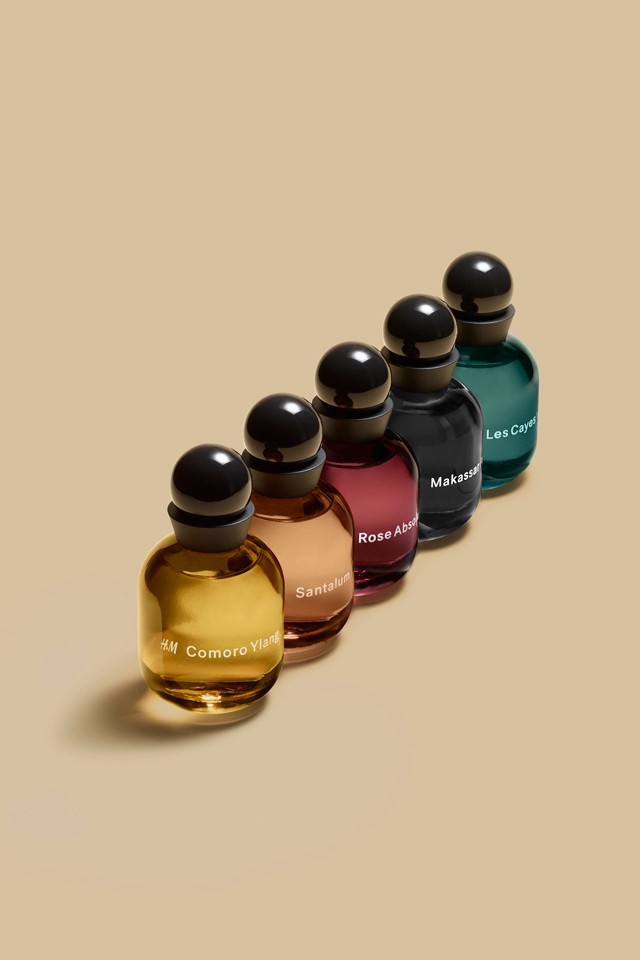 Egy gardróbnyi illat érkezett a H&M-be! 25 illatból álló parfümkollekcióval rukkolt elő a divatmárka