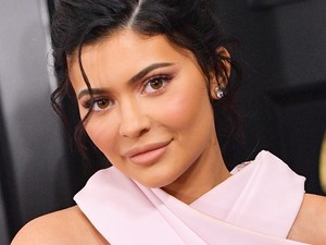 A rajongók porig alázták Kylie-t az arctisztítási rutinja miatt