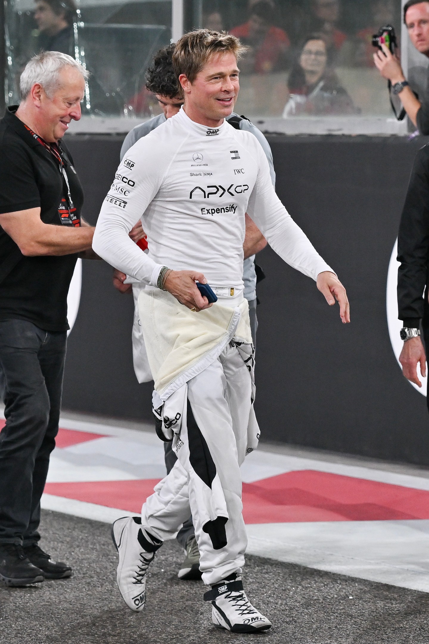 Brad Pitt az F1 című film forgatásán