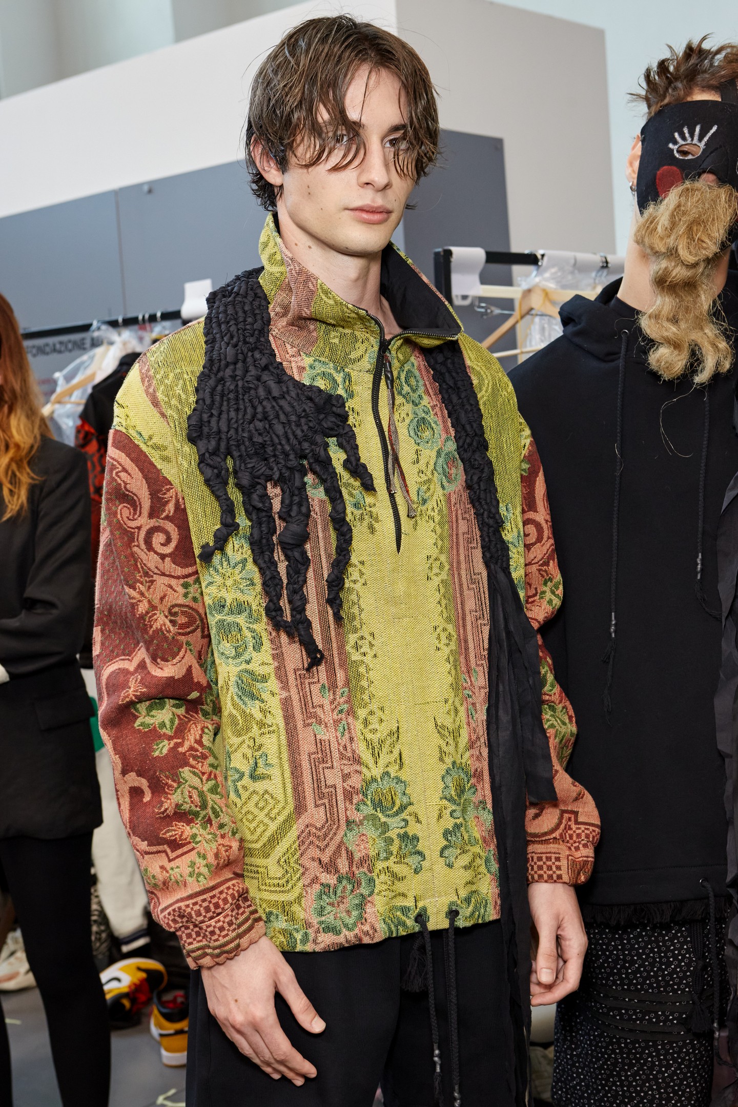 A Zsigmond KUDUS kollekciója egy 500 fős magyarországi kis falu, Moha farsangi hagyományai előtt tiszteleg