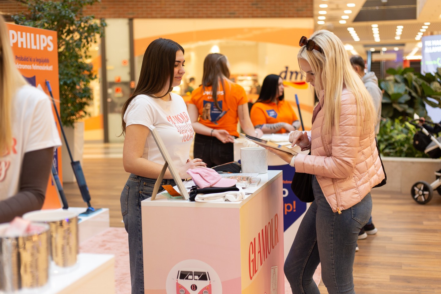 Ne hagyd ki a lakóhelyedhez közeli állomást a dm X GLAMOUR Beautytour-on! Igazi élmény, énidő, vidd a barátnődet, Édesanyádat, lányodat is!