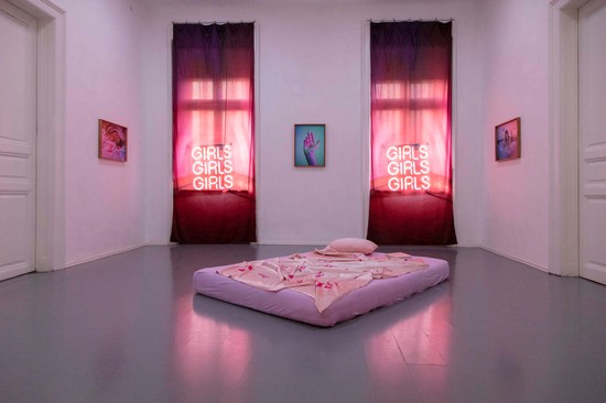 „Egyik célom, hogy bekerüljön a diskurzusba a szexualitás” – beszélgetés Szombat Éva fotóművésszel