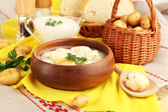 Így készítsd el a világ legfinomabb, legkrémesebb krumplifőzelékét!