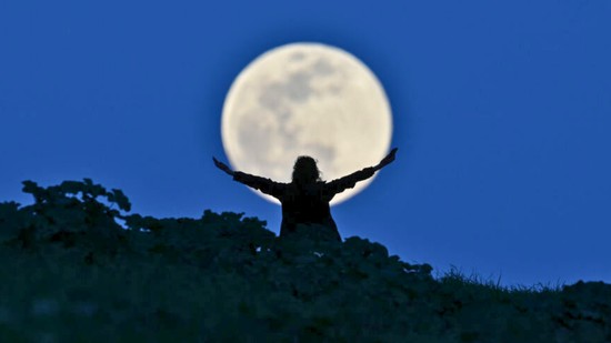 Harmóniát hozhat a Mérleg Telihold: itt az idő, hogy meggyógyítsd lelked a múltbéli sérülések után