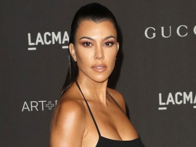 Szakítottak, de Kourtney Kardashian most egy ágyban fekszik az exével