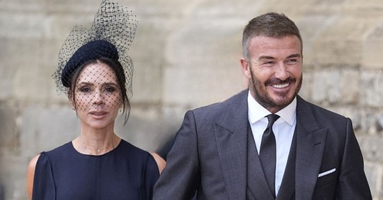 Victoria és David Beckham szenvedélyes csókjába te is belepirulsz, 26 év után is tombol közöttük a kémia