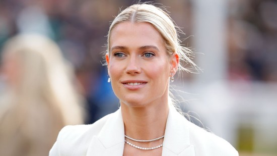 Diana hercegné gyönyörű unokahúga bevállalta a meztelenruhát