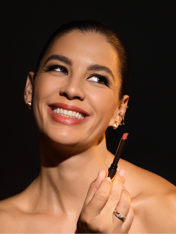 "A smink tegyen hozzánk és könnyítse meg a hétköznapjaiknak" - Ördög Nóra szerint a sminkrutinunknak elég pár egyszerű lépésből állnia.