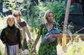 Jelenet a Hangok nélkül 2-ből: Millicent Simmonds itt épp Noah Jupe és Emily Blunt mellett látható. 