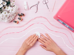 Így szabadulj meg a géllakkodtól anélkül, hogy károsítanád a körmöd!