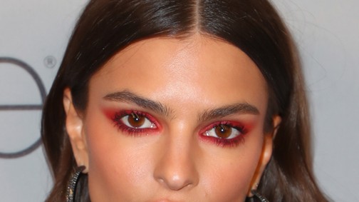 Emily Ratajkowski hasizma szembeszállt az anatómiai törvényeivel!