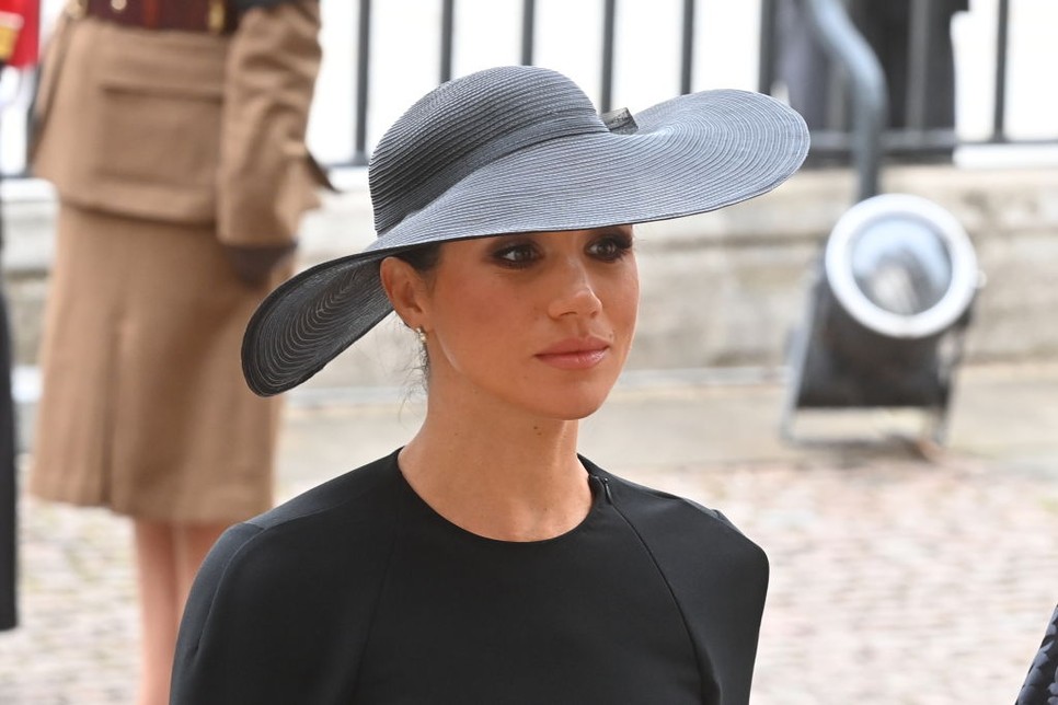 Meghan Markle csepp alakú fülbevalója Erzsébet királynő ajándéka volt még 2018-ban