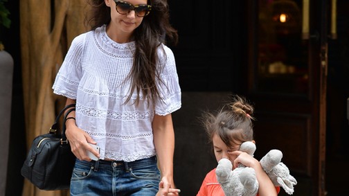 Katie Holmes és Suri Cruise sem ültek otthon